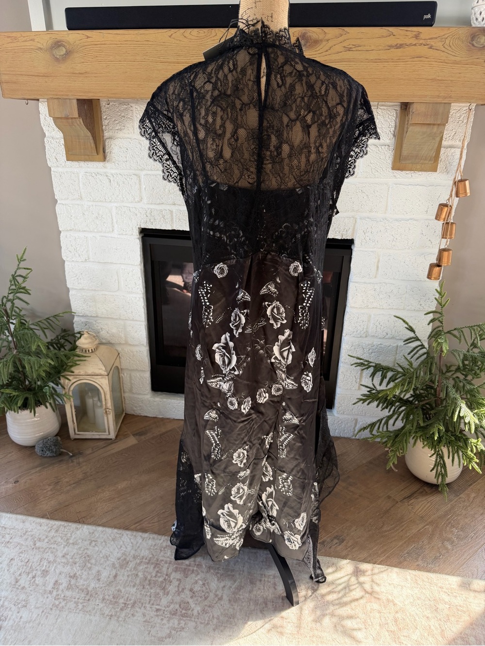 All Saints Black and White Gian Lace-Trim Asymmetrical Floral Dress - Picture 6 of 9